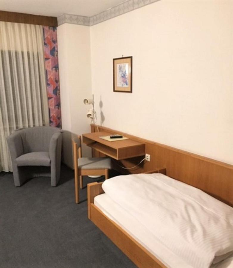 Hotel-Pension Seitz Вольфрамс-Эшенбах Экстерьер фото
